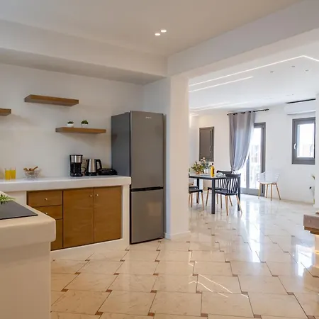 Daire Little Yard & #8 Naxos City