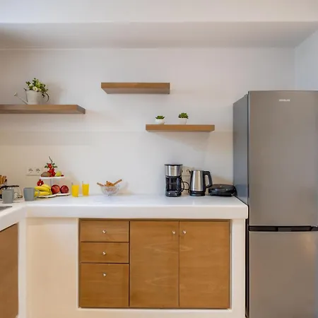 Little Yard & #8 * Naxos City