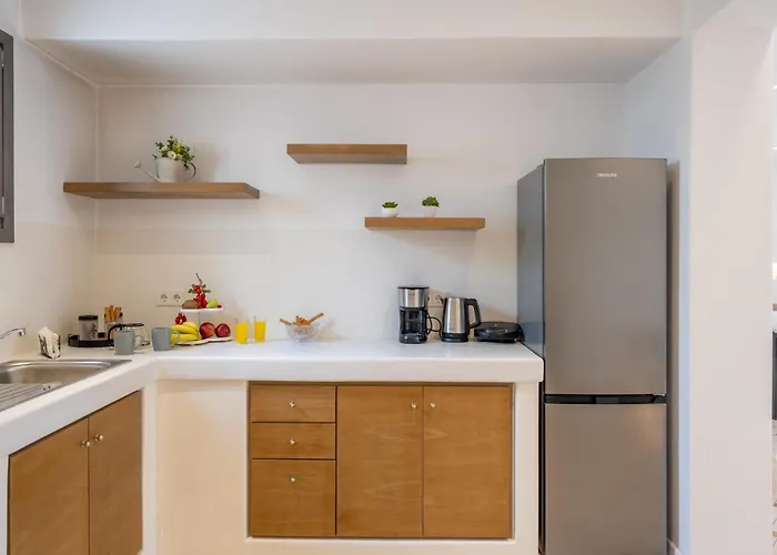 Little Yard & #8 * Naxos City