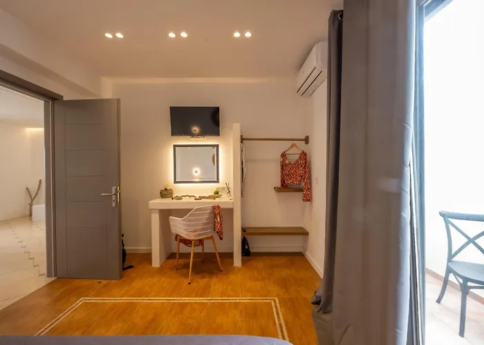 Little Yard & #8 Апартаменты Naxos City